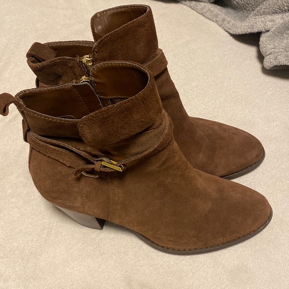 Lauren Ralph Lauren boots 9.5B 🥇🎉Host Pick🎉🏅 - Picture 1 of 11